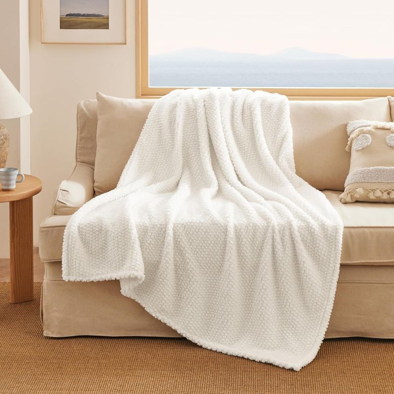 Soft Blanket Sofa Blanket Fluffy Plush Blanket Bed Blanket Comfortable Solid Christmas Blanket Decorative Gift Blanket Pet Blanket_voghion.com