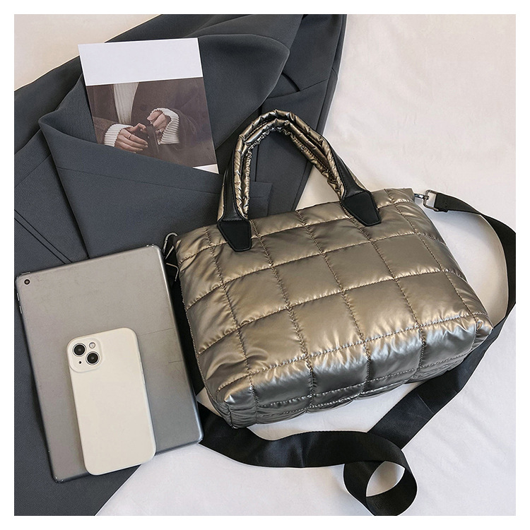 Large Capacity Bag For Women In Autumn And Winter 2023, New Fashionable And Simple Single Shoulder Crossbody Cotton Jacket Bag_voghion.com