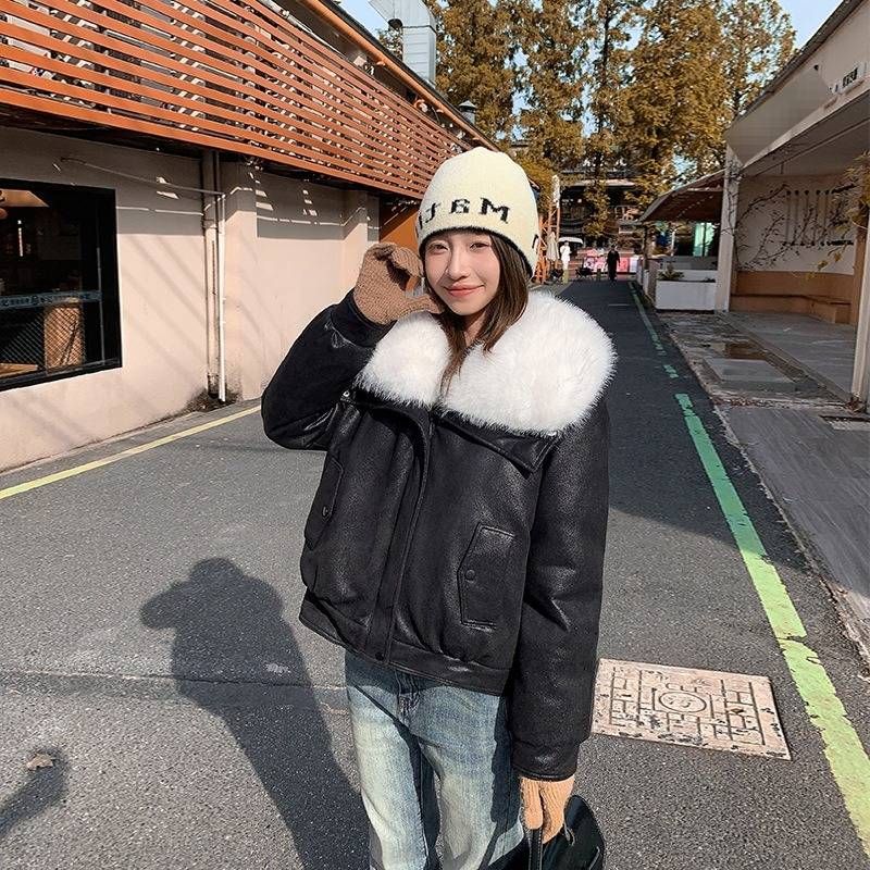 Kurze Pufferjacke aus PU für Damen mit abnehmbarem Kunstpelzkragen – kuscheliger Wintermantel mit Fleecefutter in mehreren Farben_voghion.com