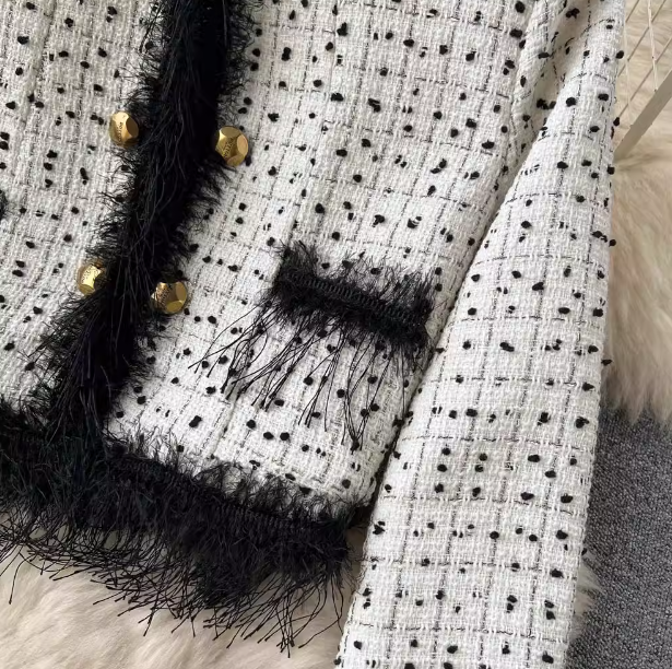 Abbigliamento Donna Nuovo completo autunnale e invernale per donna, giacca corta alla moda con nappe + gonna media lunghezza sui fianchi, completo in due pezzi_voghion.com
