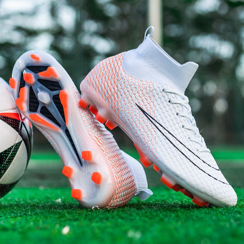 Neues Paar Fußballschuhe für Herren mit hohen Spitzen und langen, gebrochenen Nägeln, Trainingssportschuhe_voghion.com