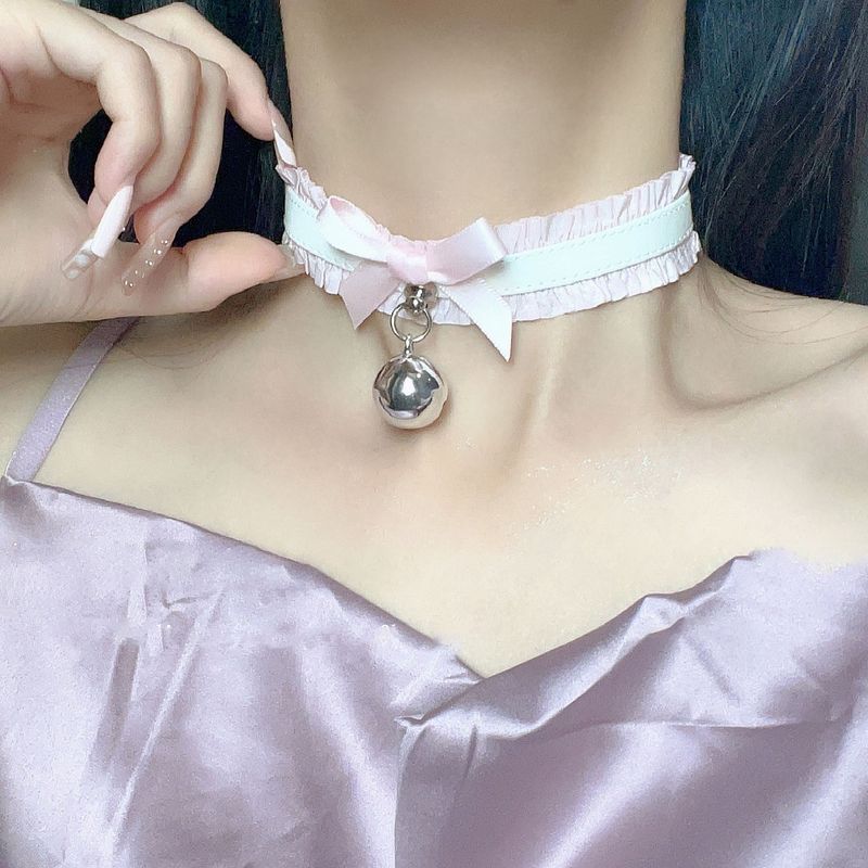 Collier en cuir et dentelle en feuille de lotus rose pour fille, collier cloche, corde de traction, chaîne de clavicule, design de style cool et doux, fille douce_voghion.com