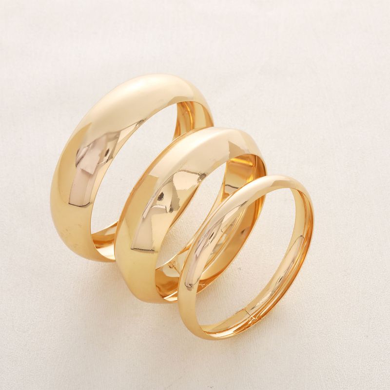Nuovo set di braccialetti grandi in metallo lucido esagerato con combinazione di gioielli da mano in oro_voghion.com