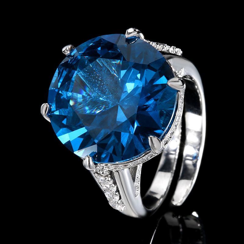 Nuovo anello di lusso rotondo leggero in corindone rosso simulato placcato oro con base in rame di Zhuangshengsheng Jewelry 2025 per donna, 16 mm_voghion.com