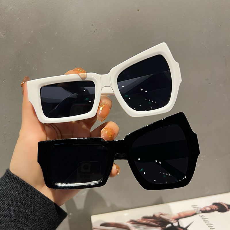 LazyZoom Pu Young Same Style New Arrival Ins Super Popular Fashion Wind Eyebrow Picking Funny Personality Irregular Sunglasses_voghion.com