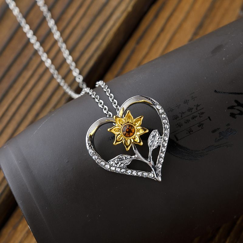 New heart-shaped diamond suower Necklace accessories for women_voghion.com
