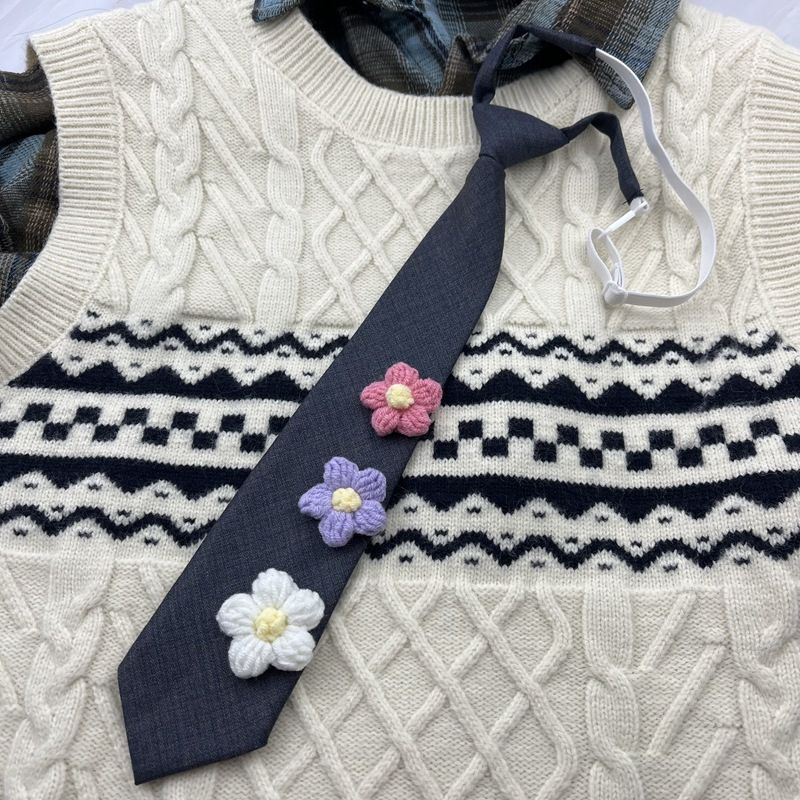 Camicia stile college in maglia di lana con cravatta 3D, senza cravatta, tinta unita, grigia, con piccola decorazione floreale_voghion.com