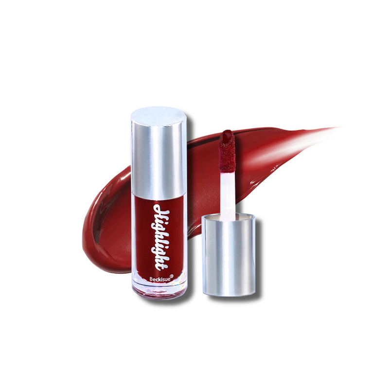 Nude-Creme-Textur, satte Farbe, Highlight-Spiegel, Highlight-Lipglasur, Lipgloss mit Wasserlicht._voghion.com