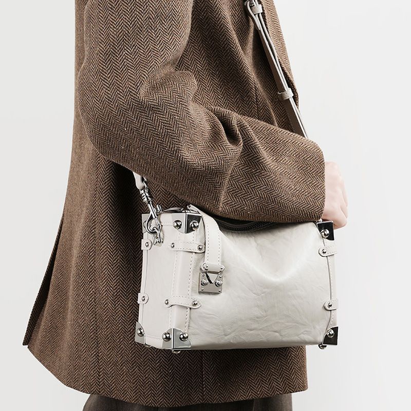 2025 Naisten nahkalaukku, Soft Box Head Layer Crossbody -laukku_voghion.com