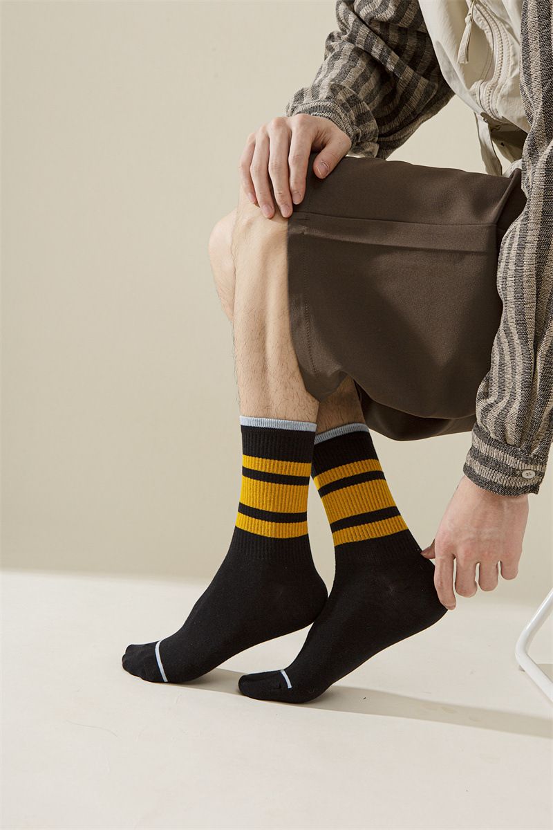 Vidēja garuma zeķes Vīriešu rudens un ziemas kokvilnas zeķes Studentu zilas bumbu sporta zeķes Garas, svītrainas, platas, vienkāršas, modernas, kontrastējošas krāsas_voghion.com