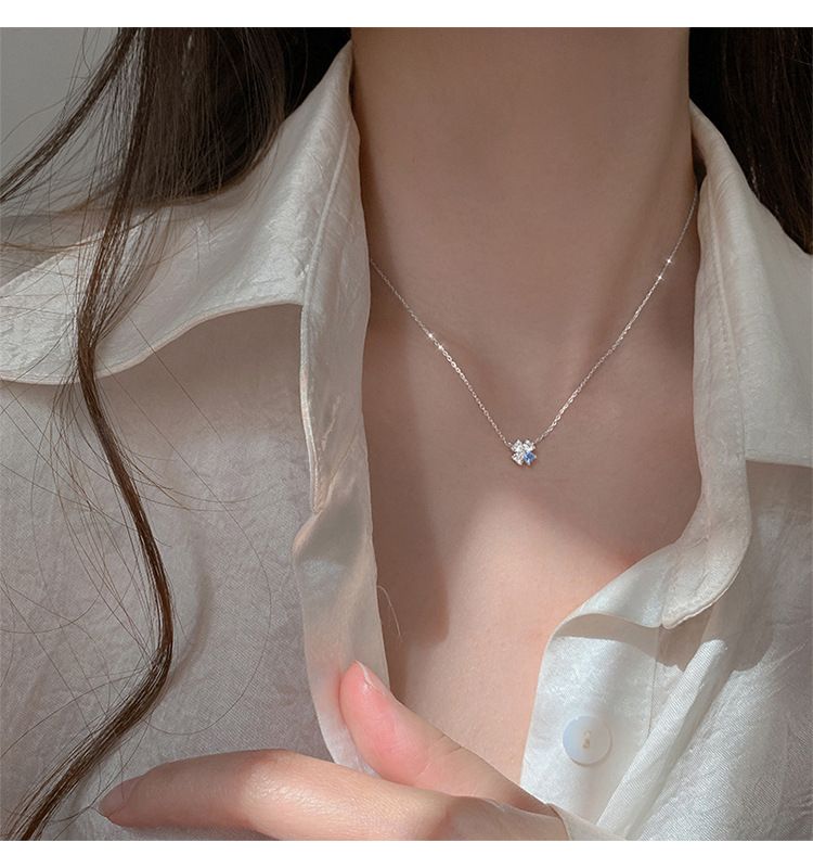 Four leaf clover necklace female trendy exquisite small temperament simple temperament s925 silver clavicle chain cold style necklace_voghion.com