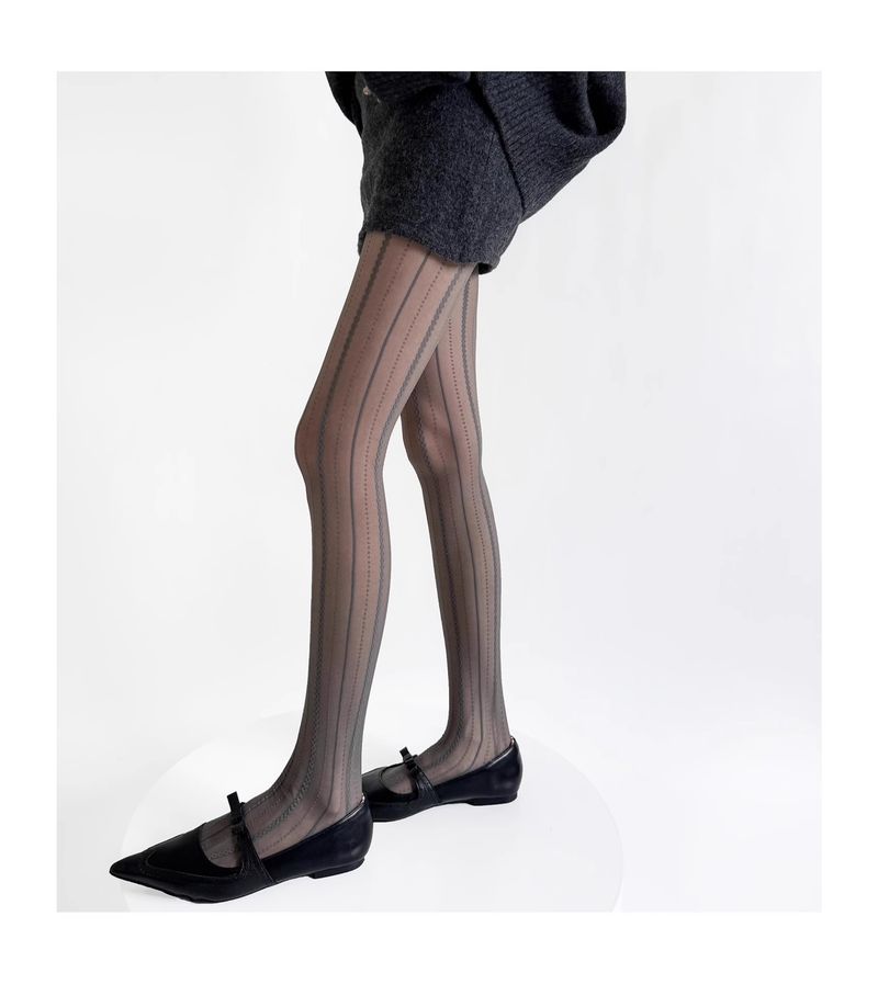 Rajstopy z koronki wiktoriańskiej – barokowe pończochy z siateczki w paski dla Lolity i Dark Academii (czarno-biało-lawendowe, rozmiar uniwersalny)_voghion.com