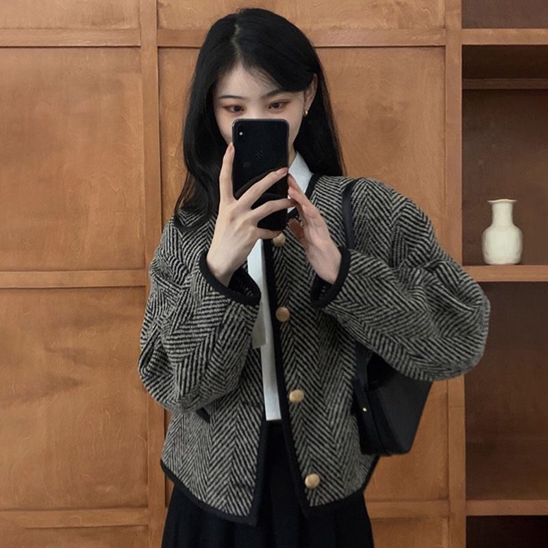 Cardigan corto in tweed stile francese da donna, primavera 2025_voghion.com