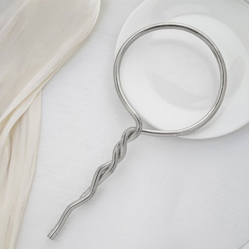 Collana unica intrecciata esagerata, stile creativo pesante in metallo, girocollo irregolare in osso di serpente_voghion.com