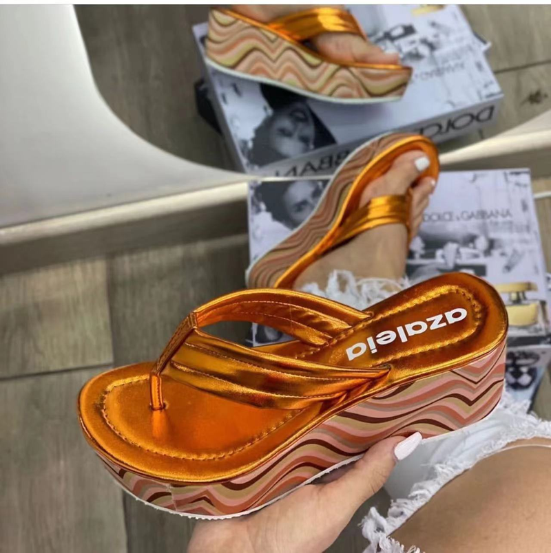 Plus-size Platform Color Matching Wedge Flip-flops Women Wear Clip-toe Beach Sandals With High Heels_voghion.com