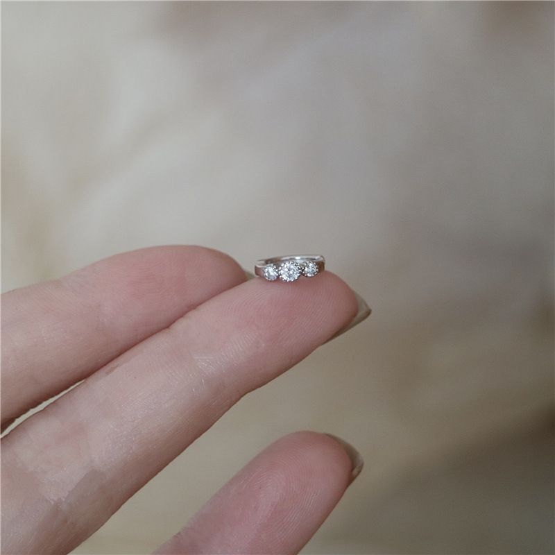 Dormire senza togliere gli orecchini in argento micro-intarsiati con tre zirconi semplici orecchini giapponesi con fibbia per orecchini temperamento femminile_voghion.com