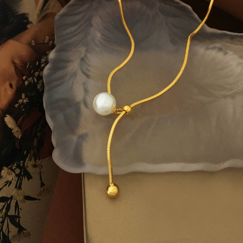 Collana da donna realizzata in vero oro 24 carati galvanizzato con rame e perle naturali_voghion.com