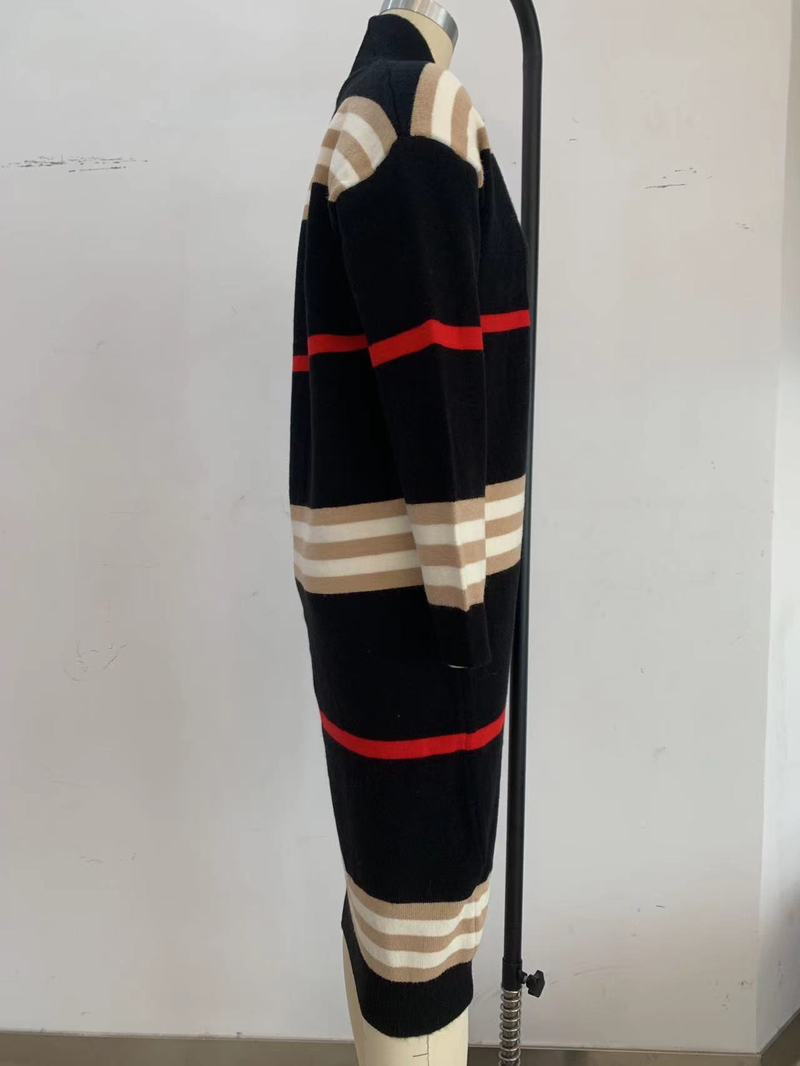 Cardigan lungo da donna in maglia a righe_voghion.com