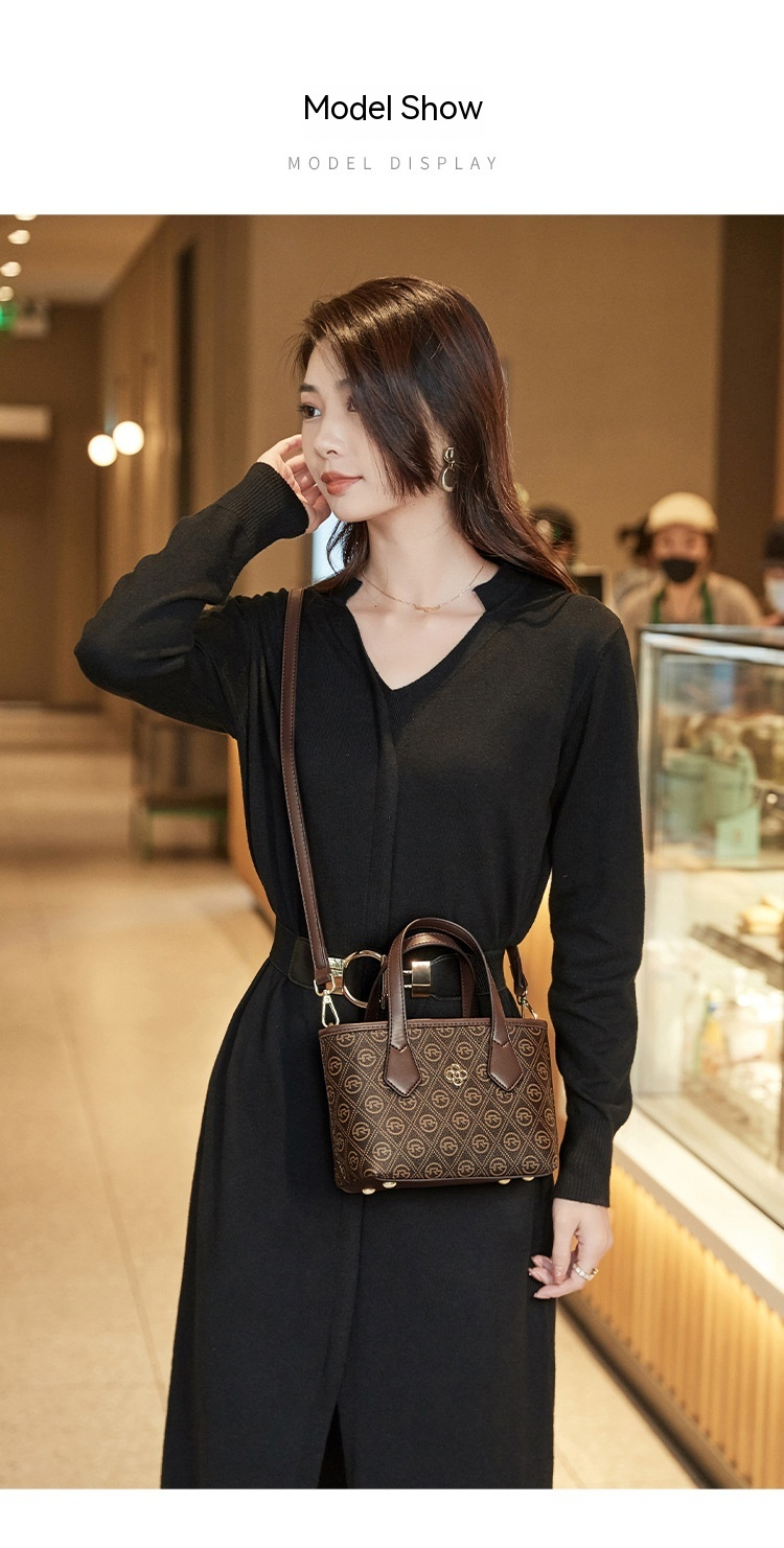 2023 New Bag Handbag Mini Versatile Vegetable Basket Small Bag Light Luxury Retro Print Temperament Tote Bag Tide_voghion.com