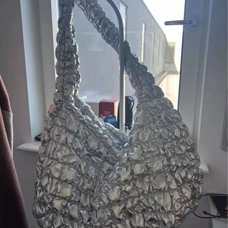 Borsa a tracolla leggera e leggera, modello Cloudy, autunno inverno 2025 di Niche coreana_voghion.com