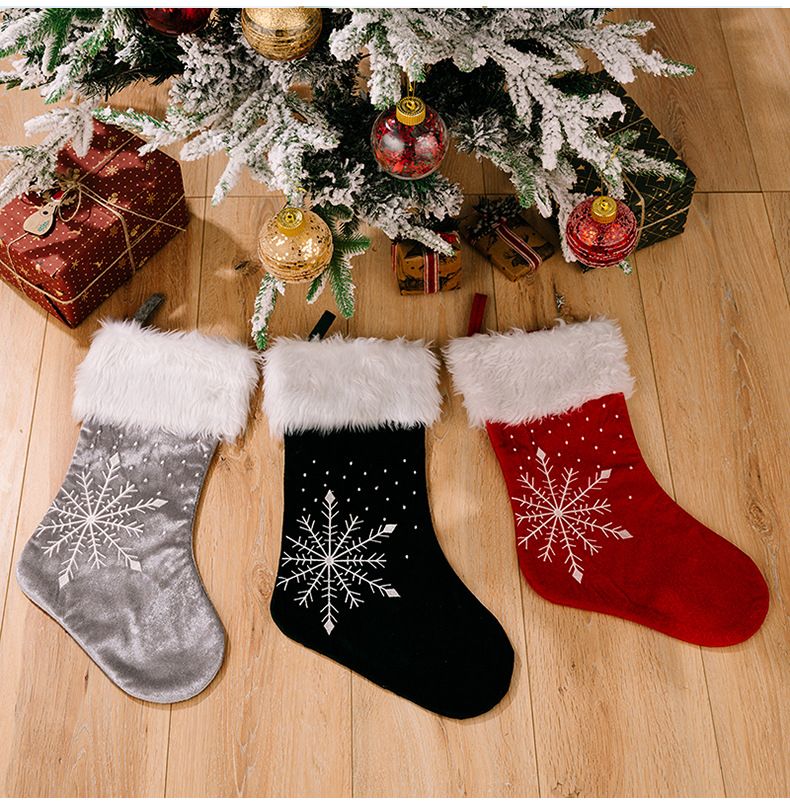 Adornos navideños bordados eléctricos copos de nieve calcetines navideños calcetines navideños de alta calidad bolsas de regalo decoración de ventanas_voghion.com