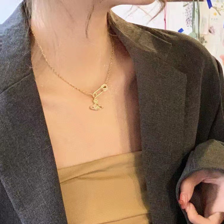 Saturn pin necklace female hipster cool Hottie_voghion.com