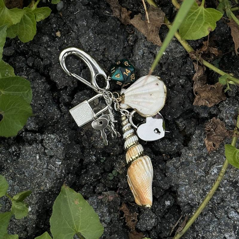 El Yapımı Deniz Kabuğu Anahtarlık - Ocean Serisi Boho Şık Kadınlar İçin Aksesuar, Benzersiz Deniz Kabuğu Tasarımı, Plaj Severler ve Moda Tutkunları İçin Mükemmel_voghion.com