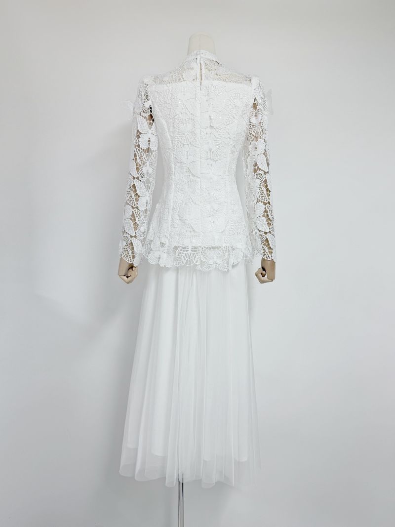 Elegante completo due pezzi in pizzo francese e rete – Ricami floreali e dettagli con fiocco – Top snellente in vita + gonna fluida in tulle – Stile vintage romantico_voghion.com