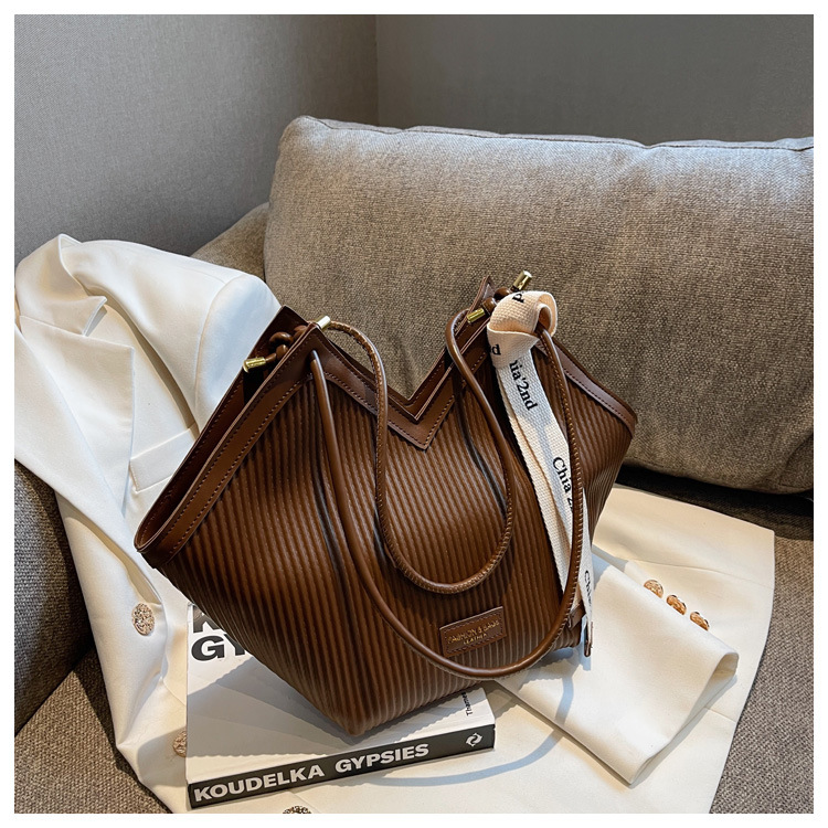 2024 Nuova edizione coreana Borsa grande Borsa da donna Borsa di tela versatile casual Borsa a tracolla singola Borsa a tracolla per studenti_voghion.com