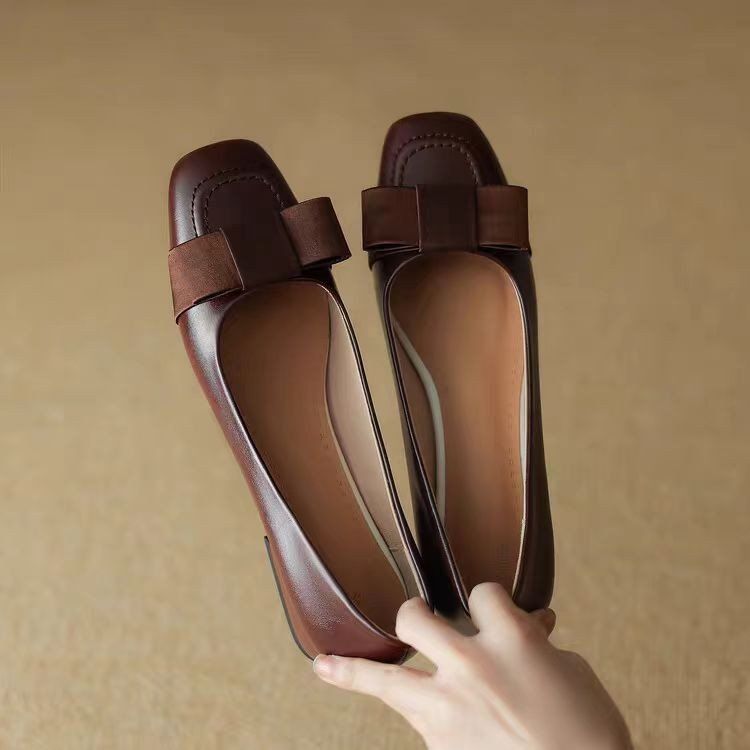 Xiaoxiangfeng Color Matching Small Leather Shoes Women's Square Head Thick Heel Bow Medium Heel Single Shoes_voghion.com