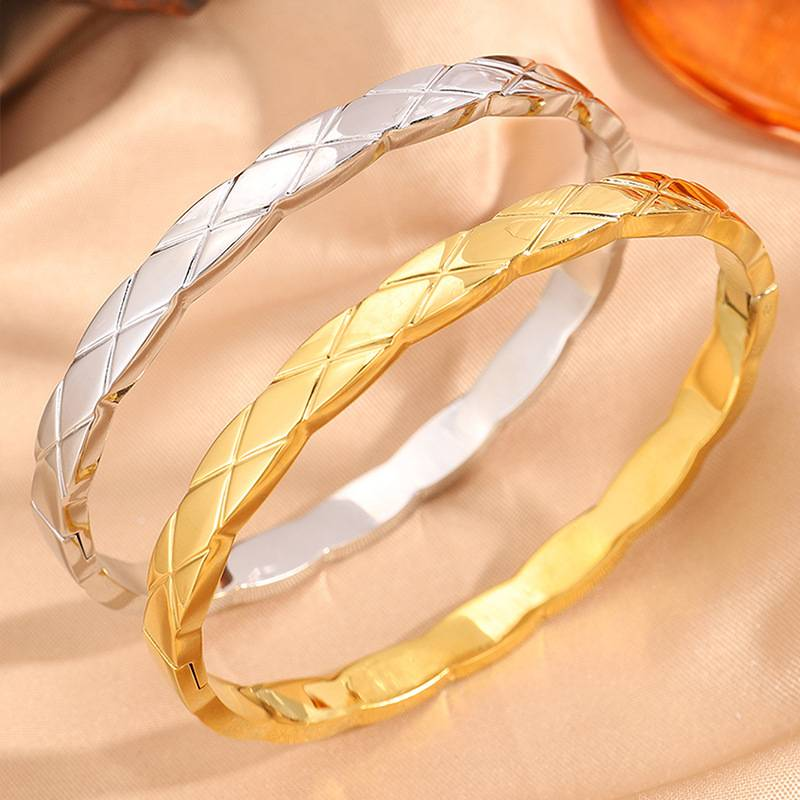 Diamond-patterned Stainless Steel Bracelet, High-end Diamond-shaped Titanium Steel Bracelet That Does Not Fade._voghion.com