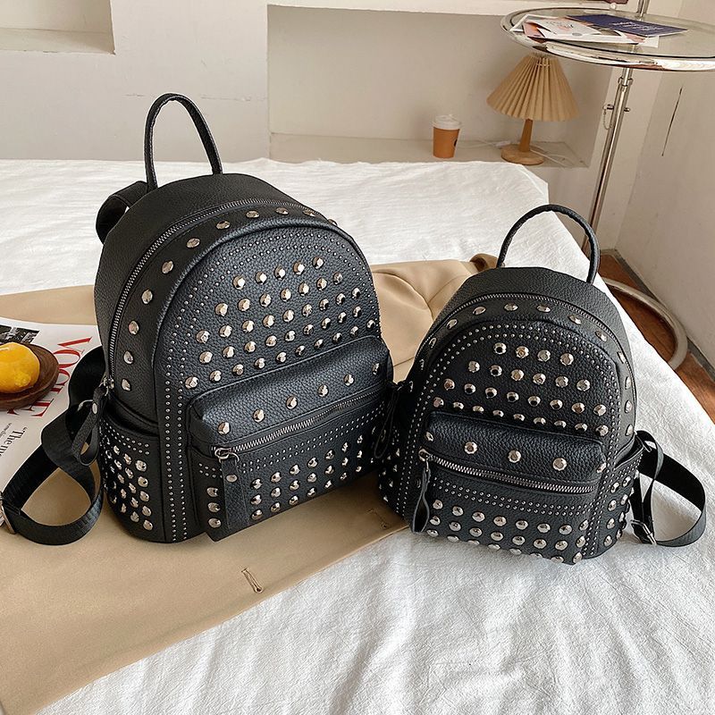 Mochila mini con tachuelas de cristal para mujer Otoño/Invierno 2025 Nueva mochila mini con tachuelas_voghion.com
