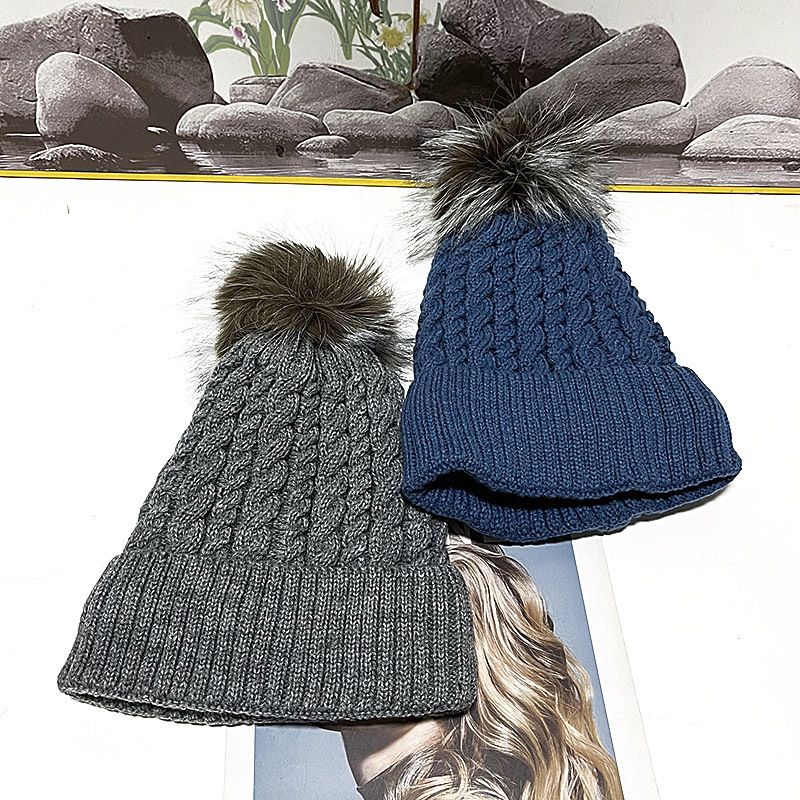 Gorro de punto de doble capa de vellón grueso para otoño e invierno con pompón grande para mujer, cálido al aire libre_voghion.com