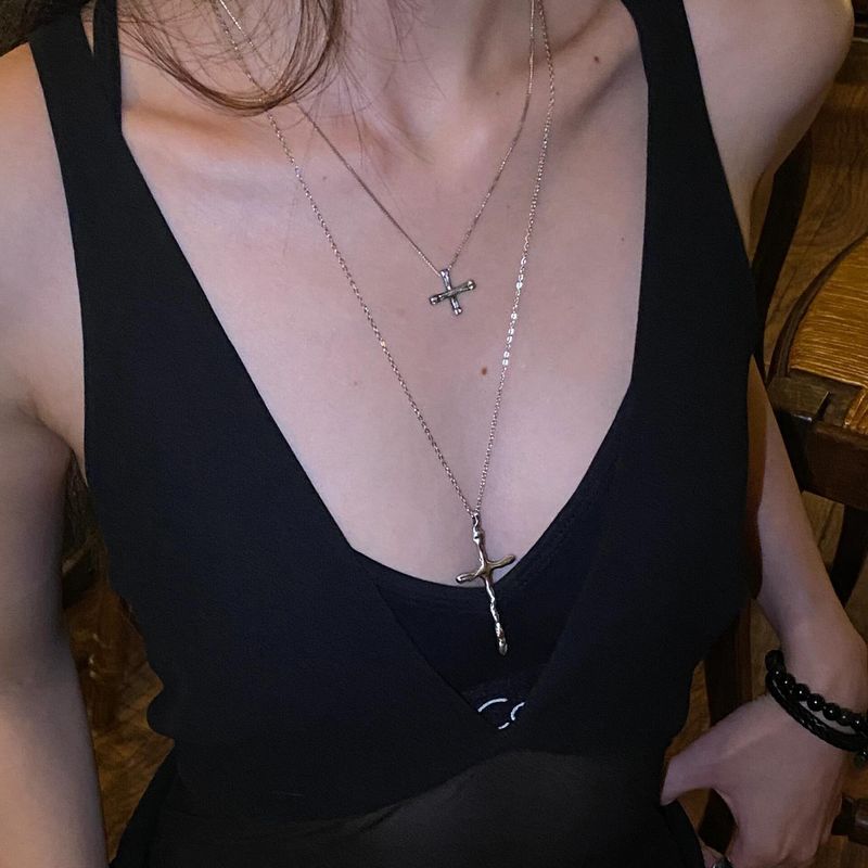 Collana con ciondolo a croce in acciaio al titanio a doppio strato, clavicola minimalista, catena di alta qualità per maglioni da donna_voghion.com