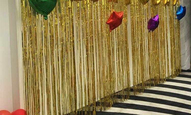 2x1m Metallic Tinsel Curtain For Birthday Party, Wedding, Christmas & New Year Decorations – Multiple Colors Available"_voghion.com