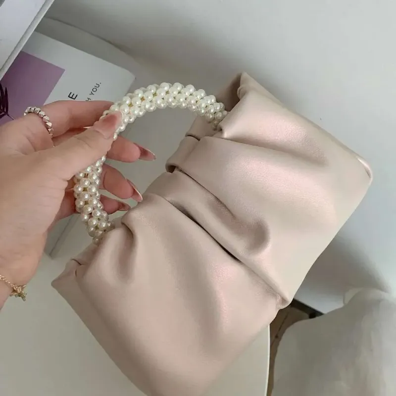 Designer 2025 Mode Perle Griff Frauen Abendessen Kupplung Geldbörse Handtaschen Design Damen Platz Umhängetaschen Weibliche Kleine_voghion.com