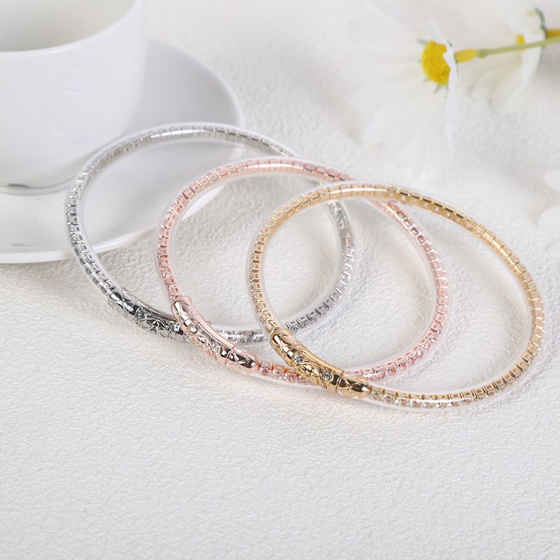 Braccialetto in silicone con connettore esagramma di diamanti intarsiati, nuovo e alla moda, per donna_voghion.com