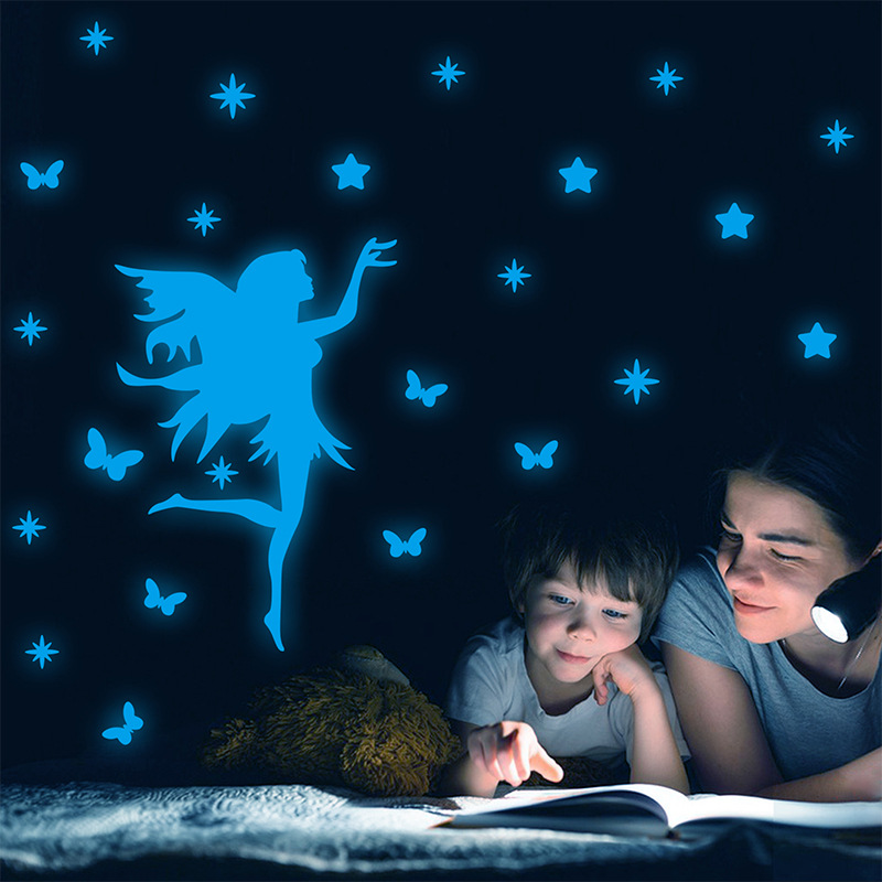 Schlafzimmerdekoration mit leuchtenden Wandaufklebern, fluoreszierenden Sternenhimmelaufklebern, feenhaft leuchtenden Sternschmetterlingsaufklebern und Nachttischaufklebern_voghion.com