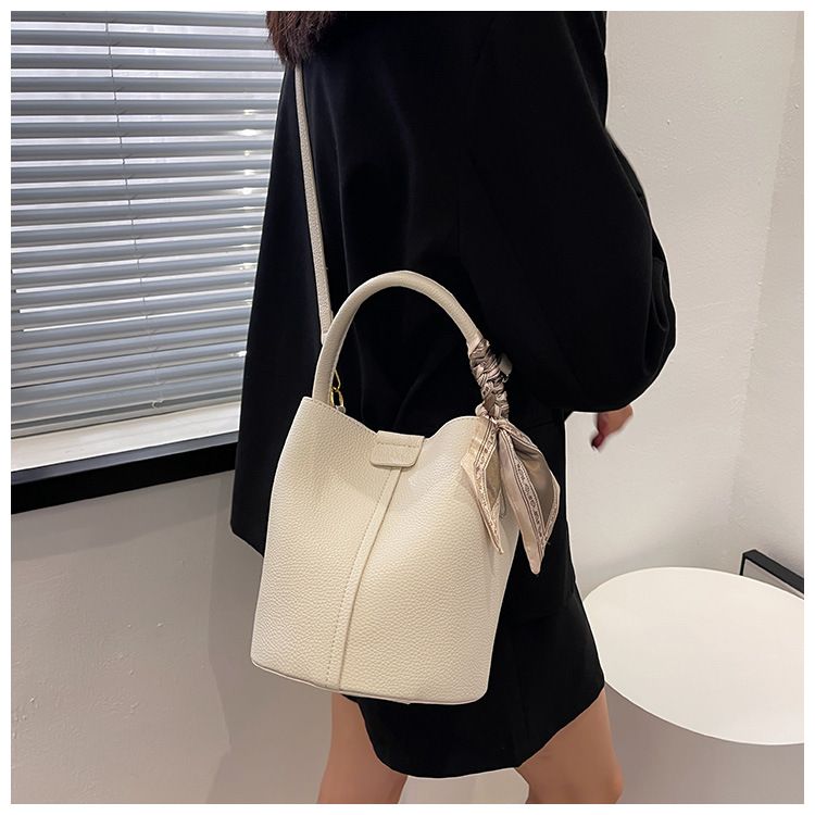 Borsa di alta gamma per le donne nel 2023, nuova borsa a tracolla di nicchia con texture, super morbida e versatile, portatile alla moda_voghion.com