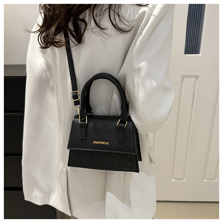 Borsa ricamata alla moda Lingge 2024 Borsa a tracolla singola casual a tracolla in edizione coreana estiva alla moda_voghion.com