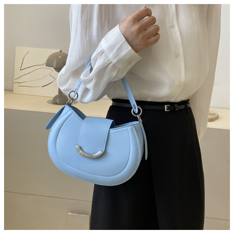 Borsa semplice per ascelle di nicchia Borsa casual a mezzaluna popolare 2023 Nuova borsa estiva Borsa a tracolla di tendenza della moda da donna_voghion.com
