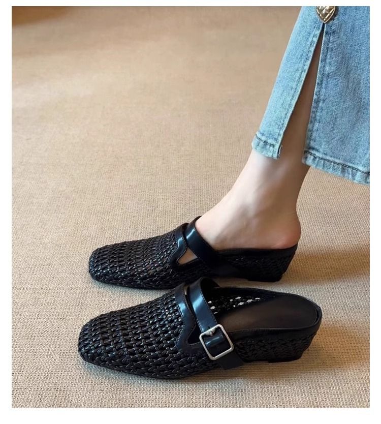 Damskor Flätade högtidsskor i kilklack med stängd tå för kvinnor att bära som slip-on-slip-ins med bältesspänne_voghion.com