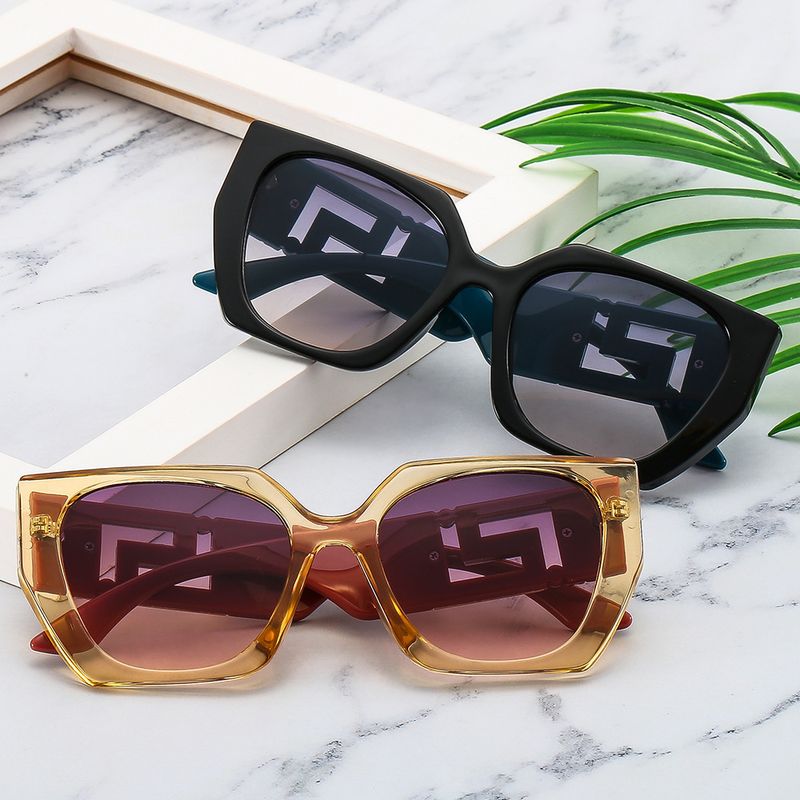 Nieuwe modieuze gepersonaliseerde holle poot zonnebril voor trendy mannen en vrouwen, unisex zonnescherm, retro kleurgeblokte zonnebril voor vrouwen_voghion.com