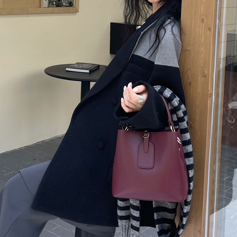 2025 Nuova borsa a tracolla da donna in vera pelle di alta qualità, leggera, alla moda, semplice, elegante e versatile_voghion.com