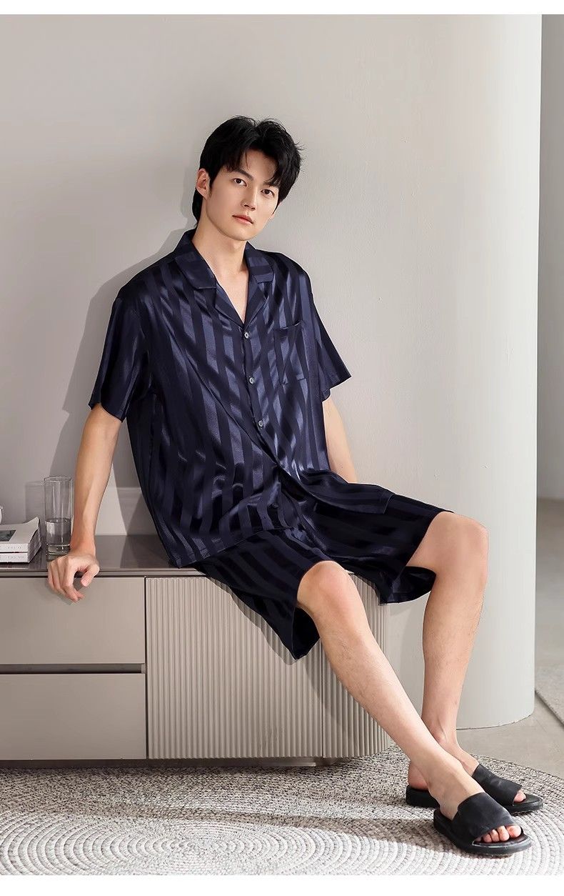 Summer 2025 Men's Ice Silk Loungewear | New Short-Sleeved Pajama Set | Versatile For Home & Casual Outings_voghion.com