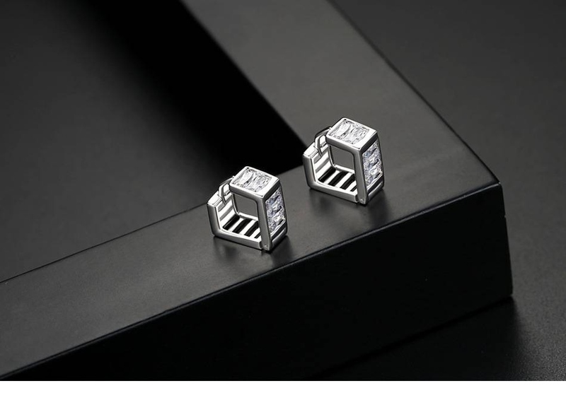 Boucles d'oreilles à tige géométriques minimalistes en forme de cœur pour femme, en cuivre avec zircone, hypoallergéniques, élégantes et polyvalentes, idéales au quotidien. Boucles d'oreilles incrustées de zircons._voghion.com
