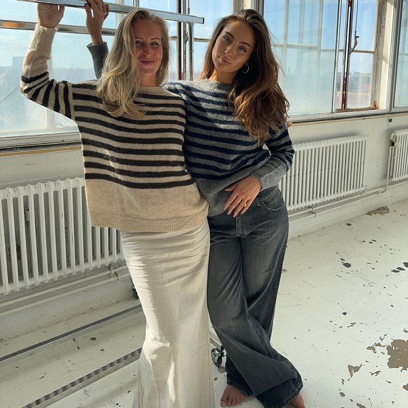Knitted Top Women's One-word Shoulder Design Temperament Off-the-shoulder Slim-fit Sweater Women_voghion.com
