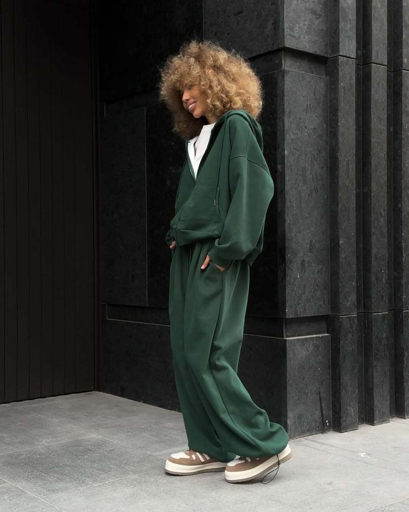 Conjunto casual de sudadera y jogger para mujer (manga larga, 65 % algodón, tallas S-XL) – Conjunto de dos piezas en color vino, espresso y bosque_voghion.com