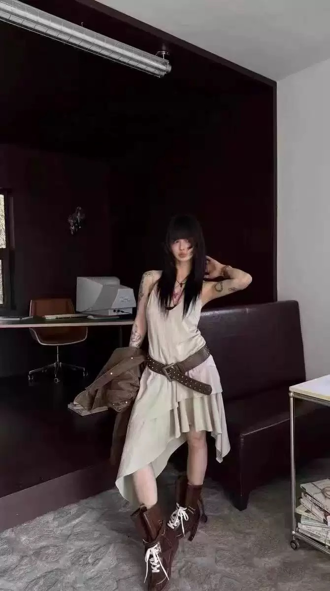 Designer Retro Insole Height-increasing Boxing Boots For Women 2025 New Autumn Flat Brown Ankle Boots With Laced Matte Leather Dr. Martens Boots_voghion.com