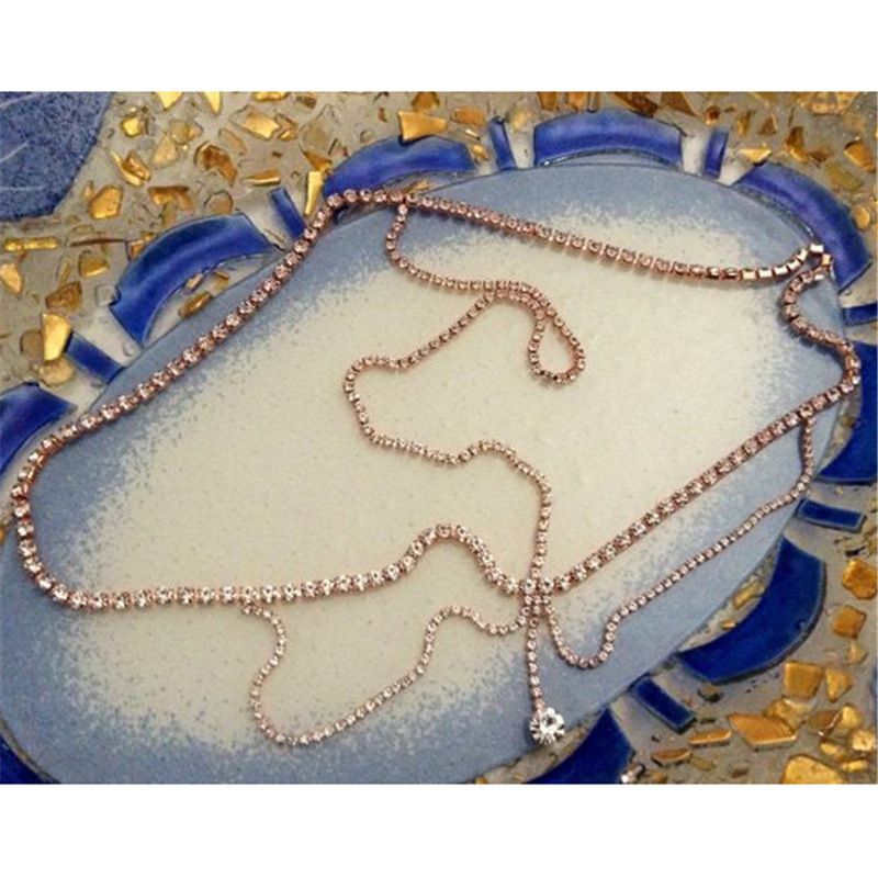 Haarschmuck für die Braut mit modischem Strass-Stirnband in Form von Wassertropfen, mit Nieten besetzter Stirnkette und Augenbrauenschmuck in Diamantform_voghion.com